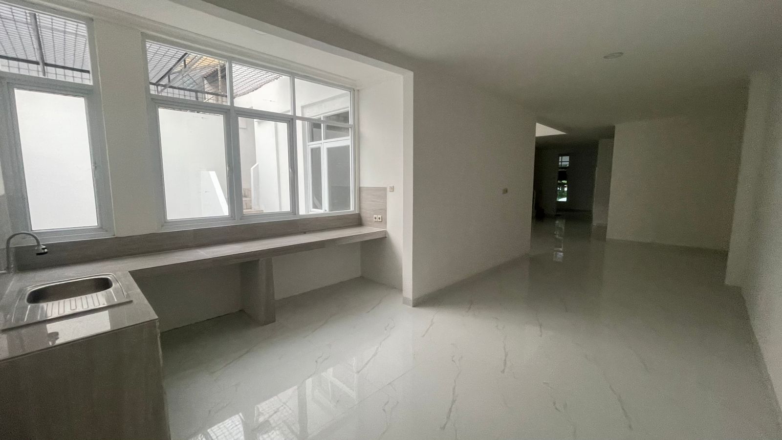 Rumah Dijual di Cluster Taman Beverly Lippo Cikarang